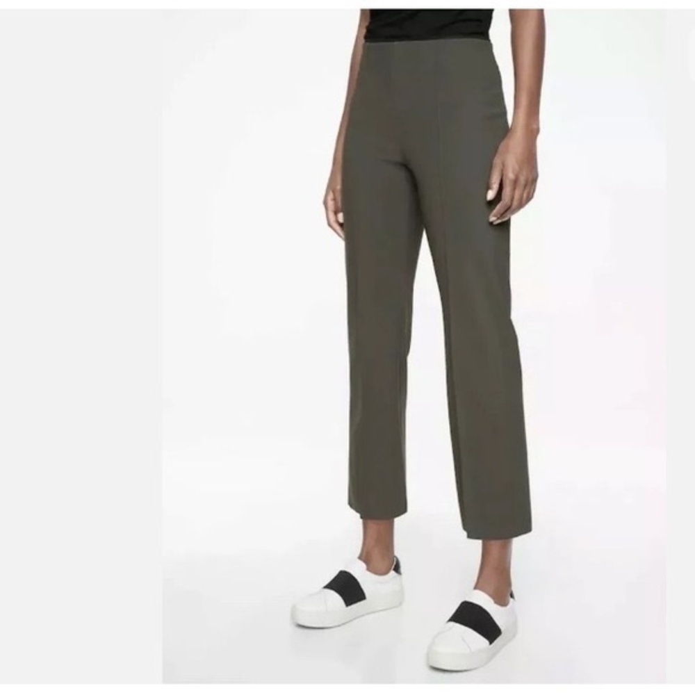 Athleta Mercurial Crop Flare Pant, Arbor Olive, Size S